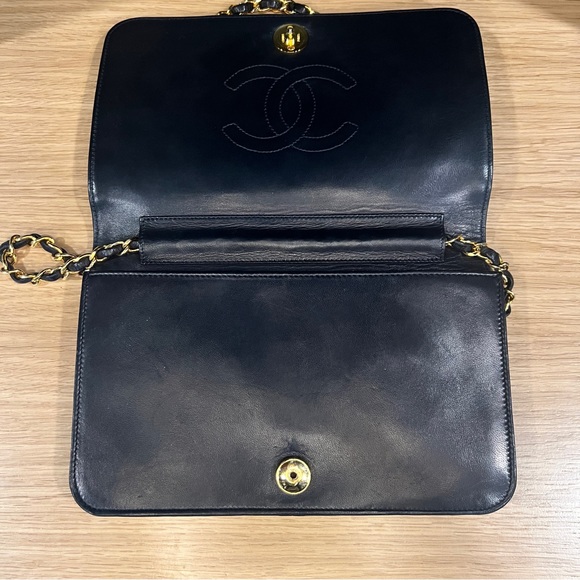 Vintage Chanel Single Flap Purse - Picture 11 of 17